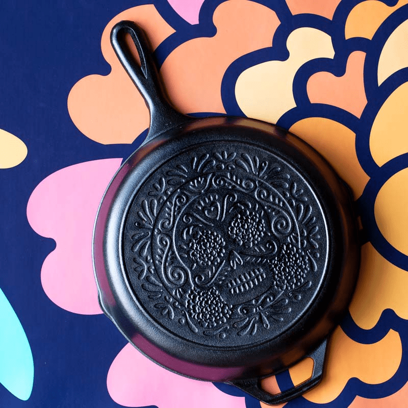 Lodge Sugar Skull Cast Iron Skillet 26cm