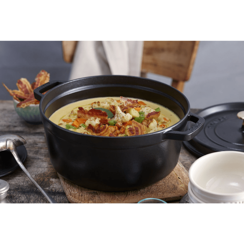 Staub Round Cocotte 28cm Black